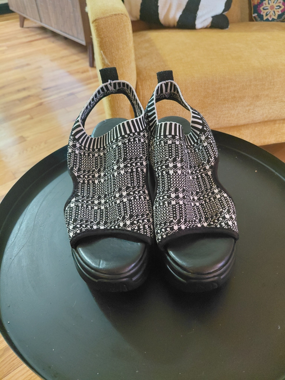 Womens Black & White Patterned Open-Toe Slingback Sandals